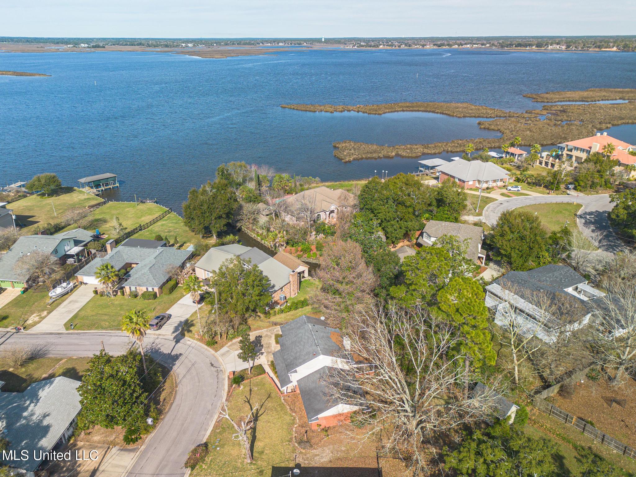 414 Christi Lane Biloxi, MS 39531 - Photo 4 of 33 11226-6