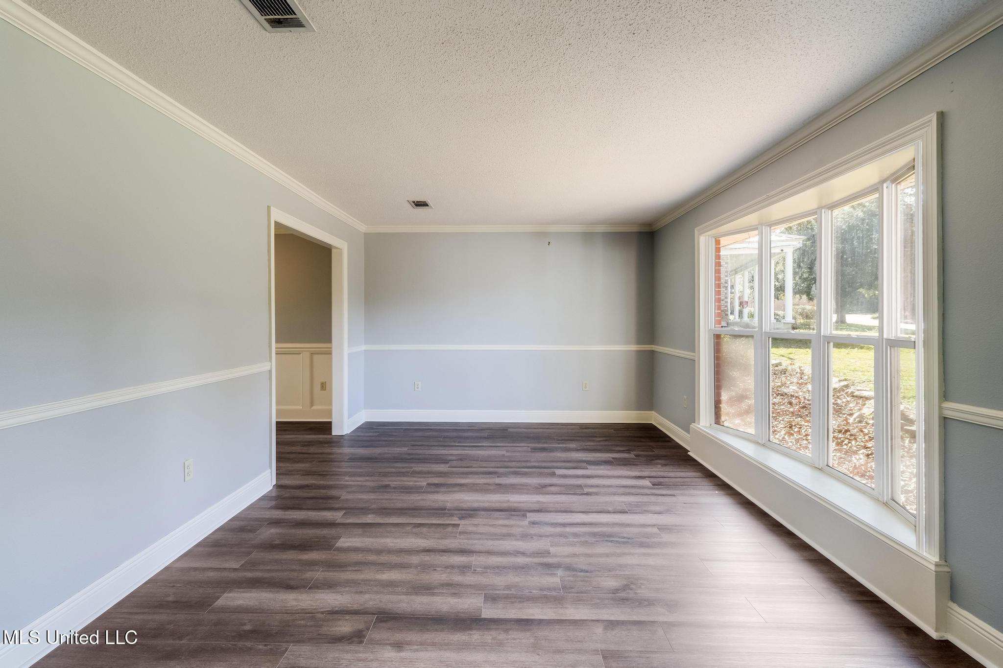 414 Christi Lane Biloxi, MS 39531 - Photo 6 of 33 IMG_5360-2