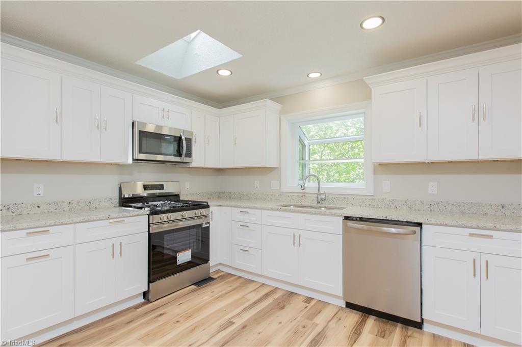 105 Devon Road Jamestown, NC 27282 - Photo 18 of 47