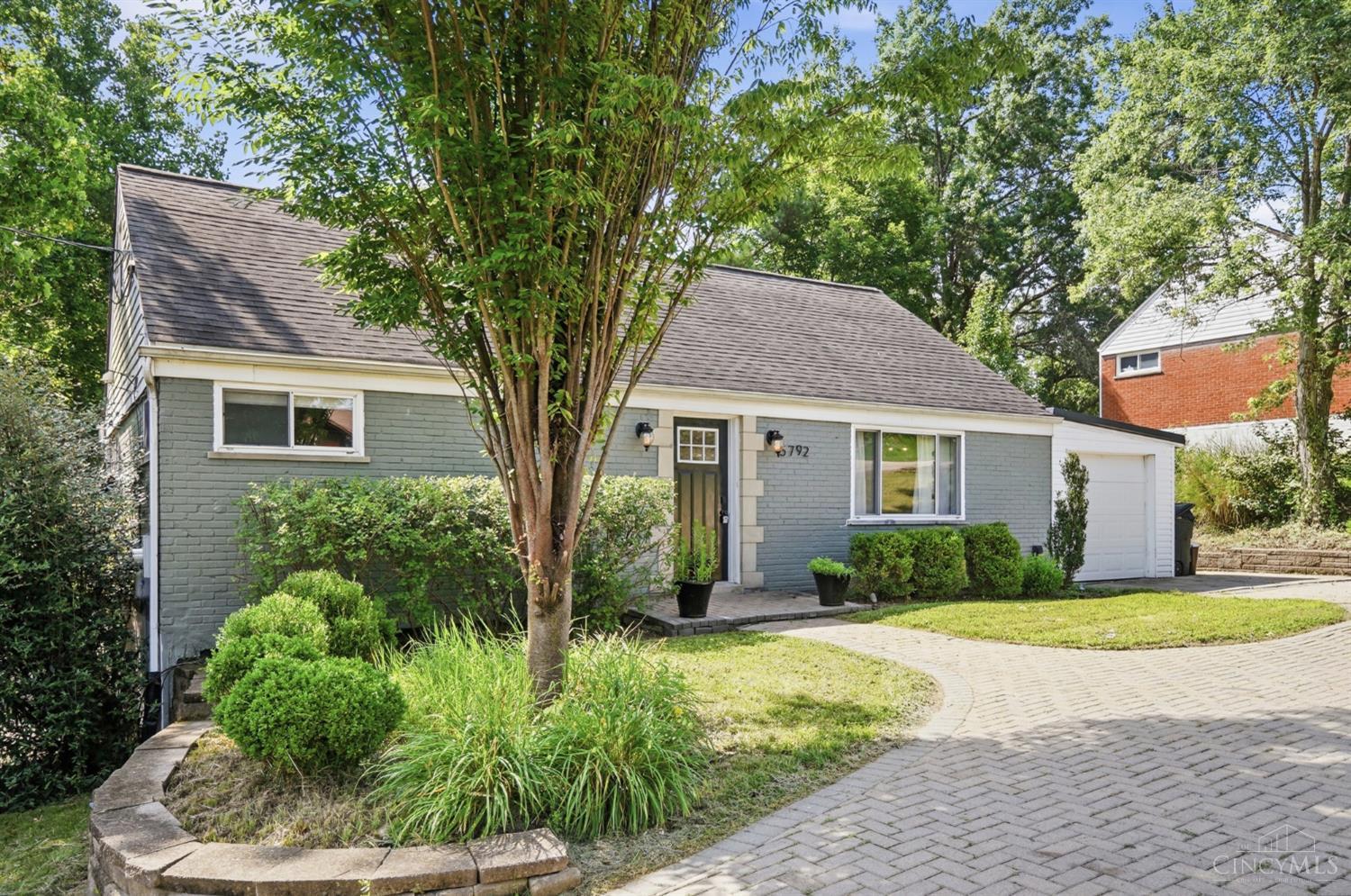 5792 Gaines Road Cincinnati, OH 45247 - Photo 3 of 73