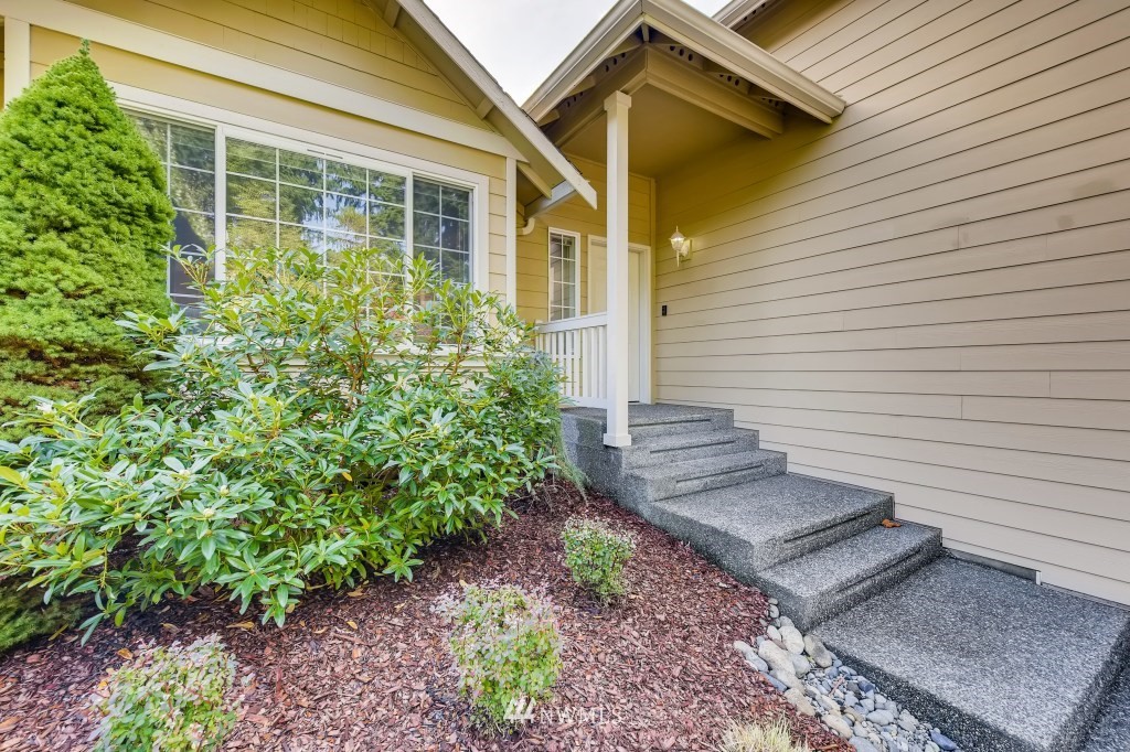 3306 201st Place Southeast Bothell, WA 98012 - Photo 28 of 28 a view of a backyard with plants