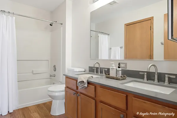 $265,000 | 1993 Yasgur Drive, Woodstock, IL 60098