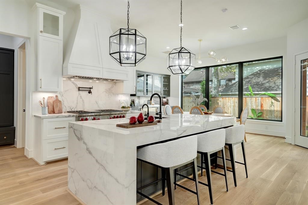 3918 Riley Street Houston, TX 77005 - Photo 8 of 35 Gallery Image 8