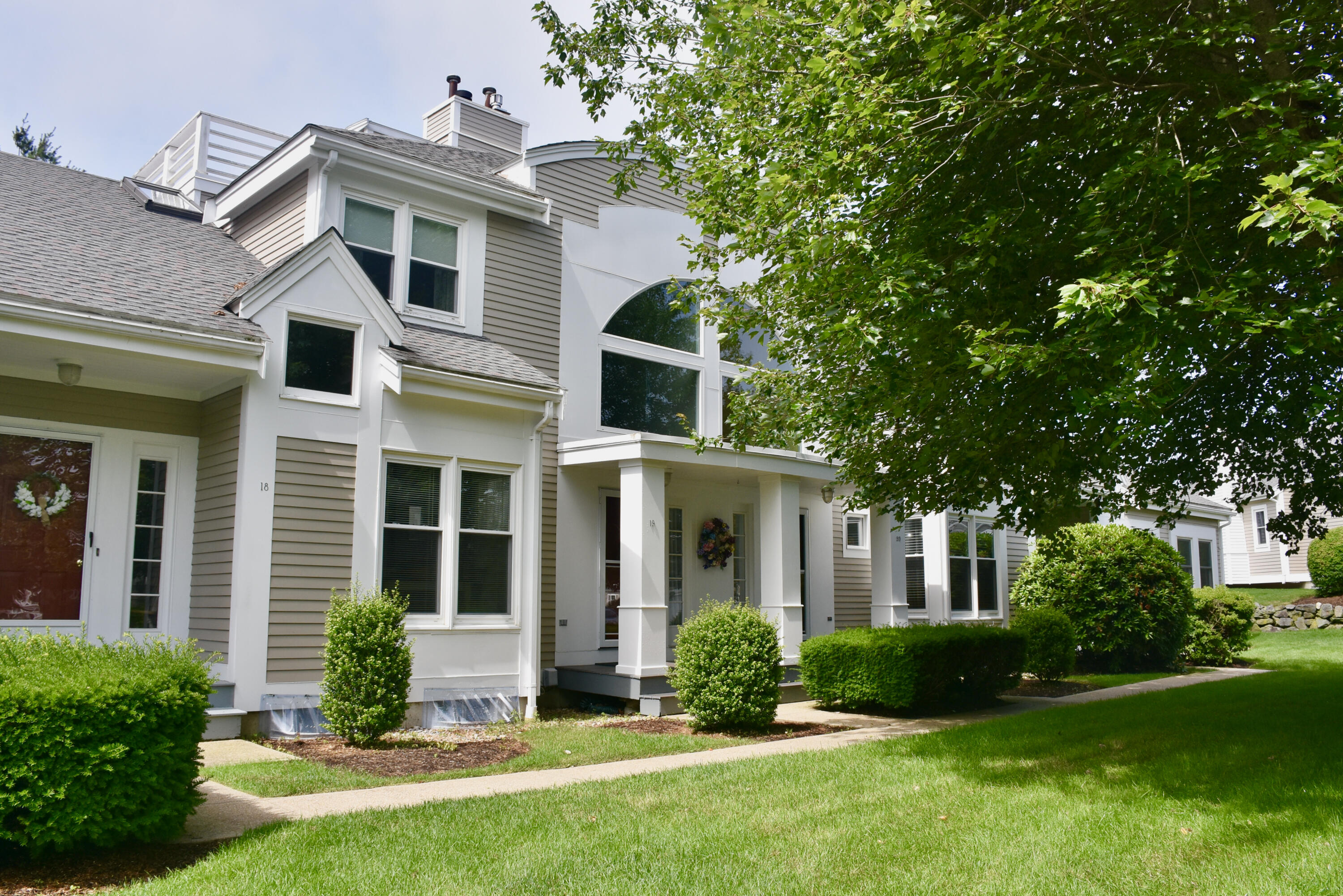 20 Bay Pointe Dr Extension Buzzards Bay, MA 02532 - Photo 1 of 30 3B175549-0D04-42B8-9841-CA0117FBF02B_1_2