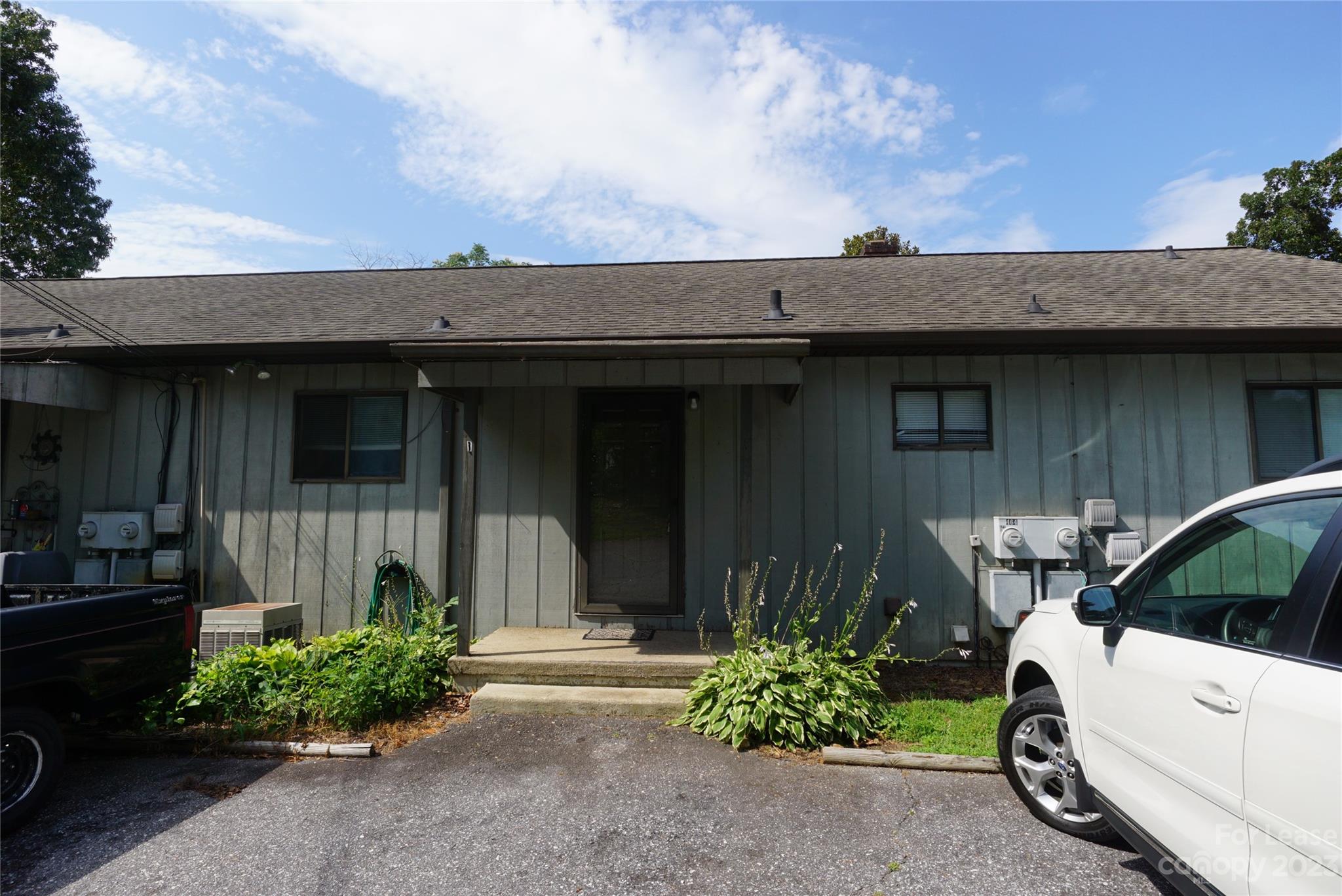 464 Steel Bridge Loop, Unit B Hickory, NC 28601 - Photo 1 of 7 a front view of a house