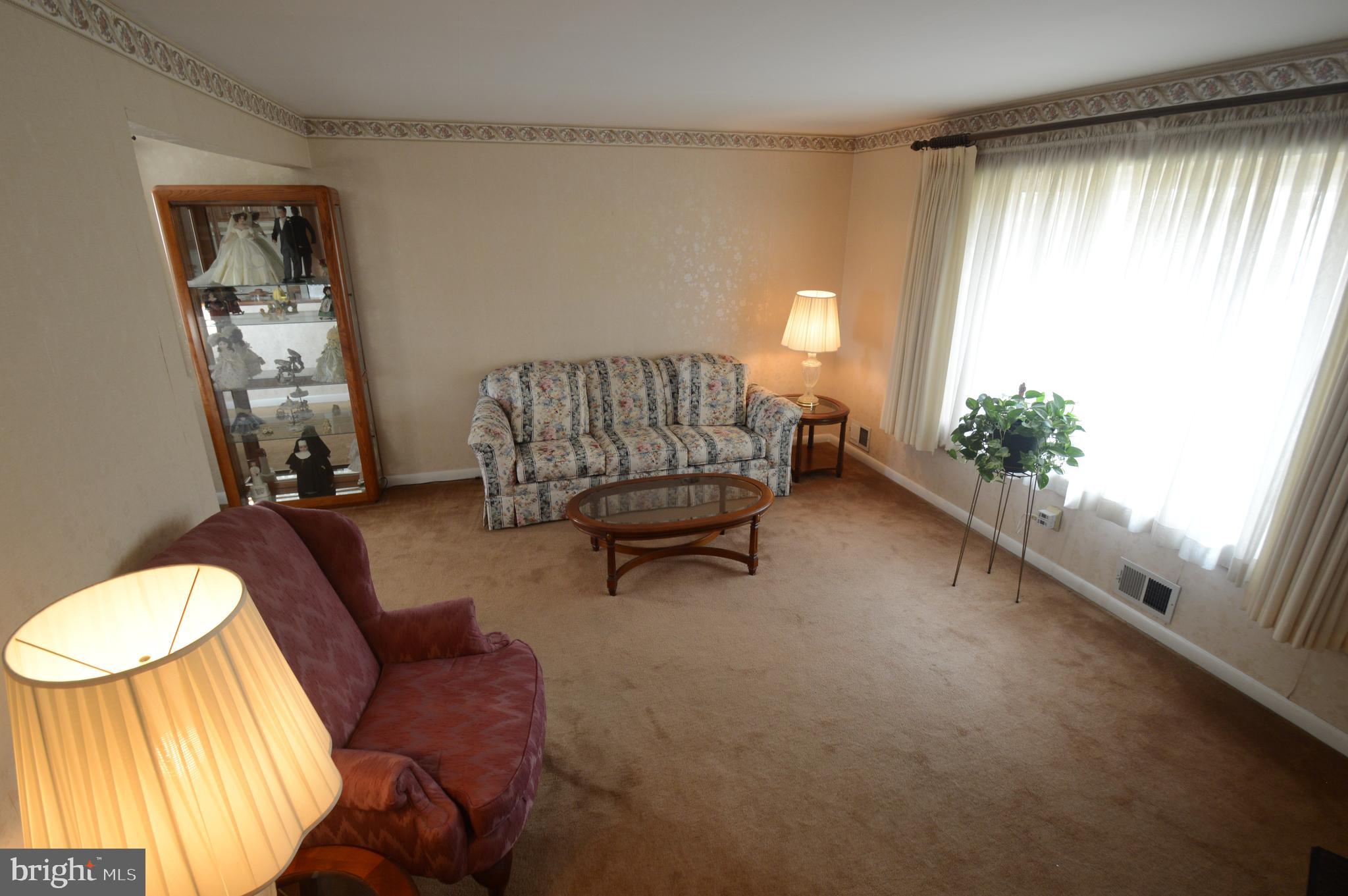 607 Mansfield Road Willow Grove, PA 19090 - Photo 8 of 19 Gallery Image 8