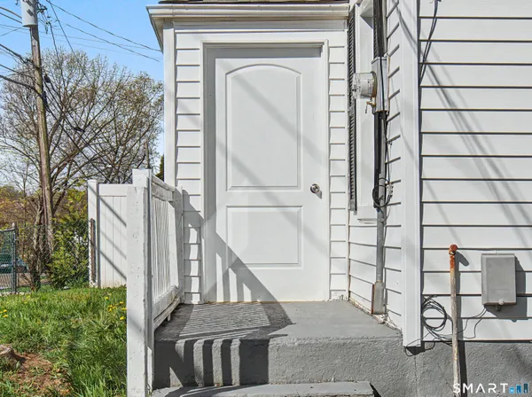 $289,900 | 306 Saunders Avenue, Bridgeport, CT 06606