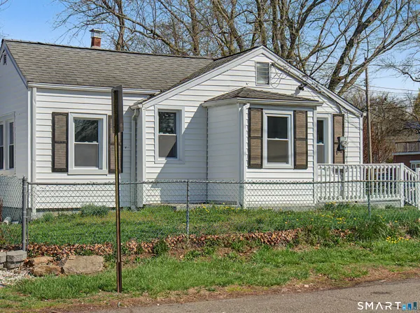 $289,900 | 306 Saunders Avenue, Bridgeport, CT 06606