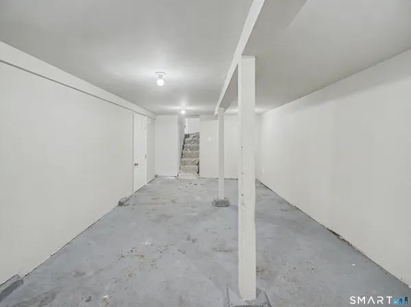 $289,900 | 306 Saunders Avenue, Bridgeport, CT 06606