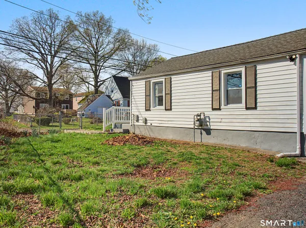 $289,900 | 306 Saunders Avenue, Bridgeport, CT 06606