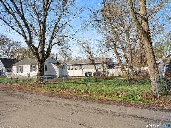 $289,900 | 306 Saunders Avenue, Bridgeport, CT 06606