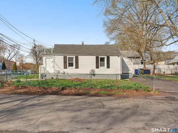 $289,900 | 306 Saunders Avenue, Bridgeport, CT 06606