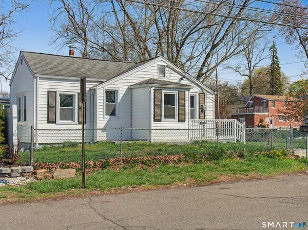 $289,900 | 306 Saunders Avenue, Bridgeport, CT 06606