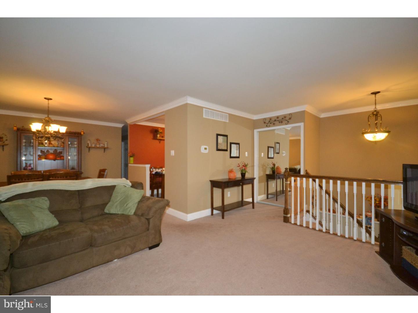 15152 Ina Drive Philadelphia, PA 19116 - Photo 2 of 13