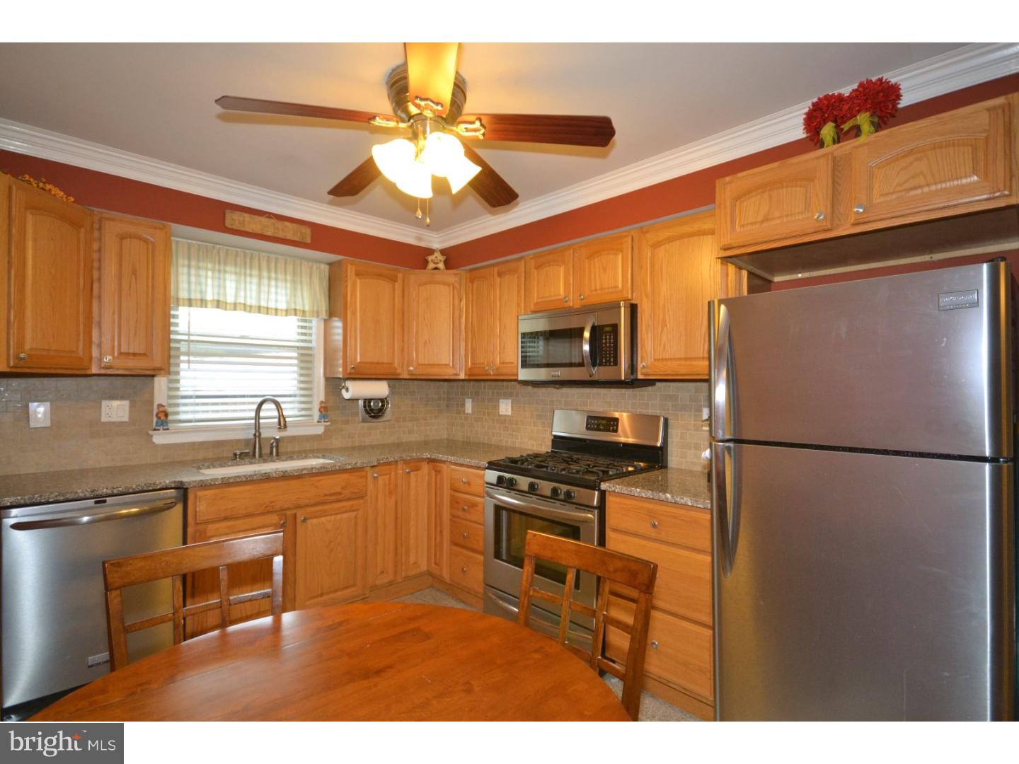 15152 Ina Drive Philadelphia, PA 19116 - Photo 5 of 13
