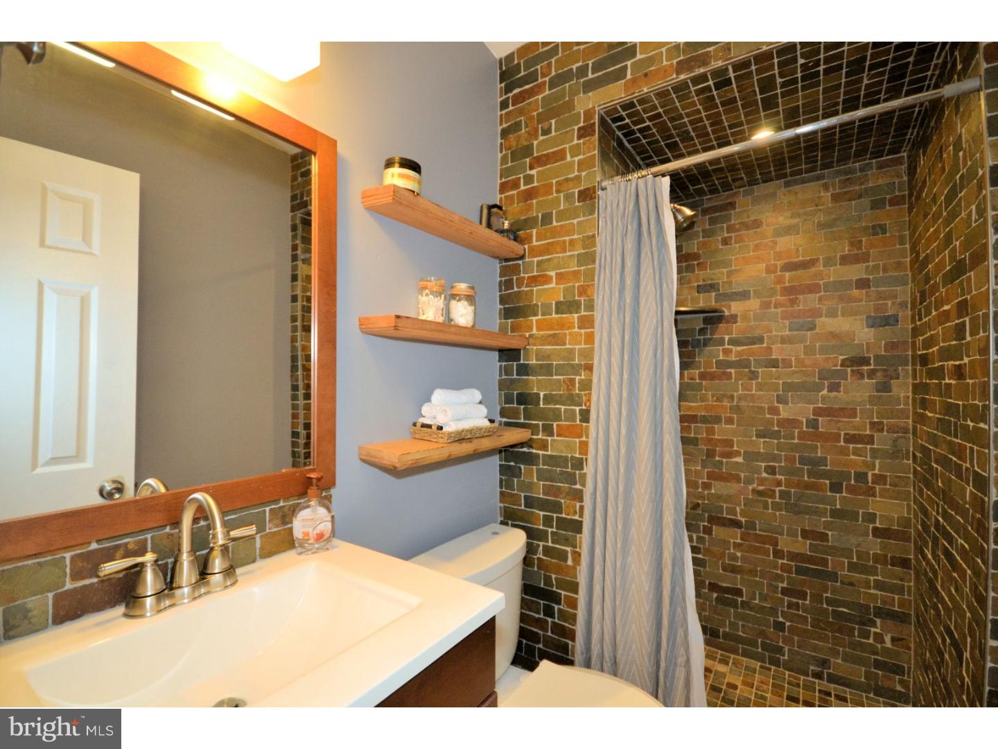 15152 Ina Drive Philadelphia, PA 19116 - Photo 8 of 13