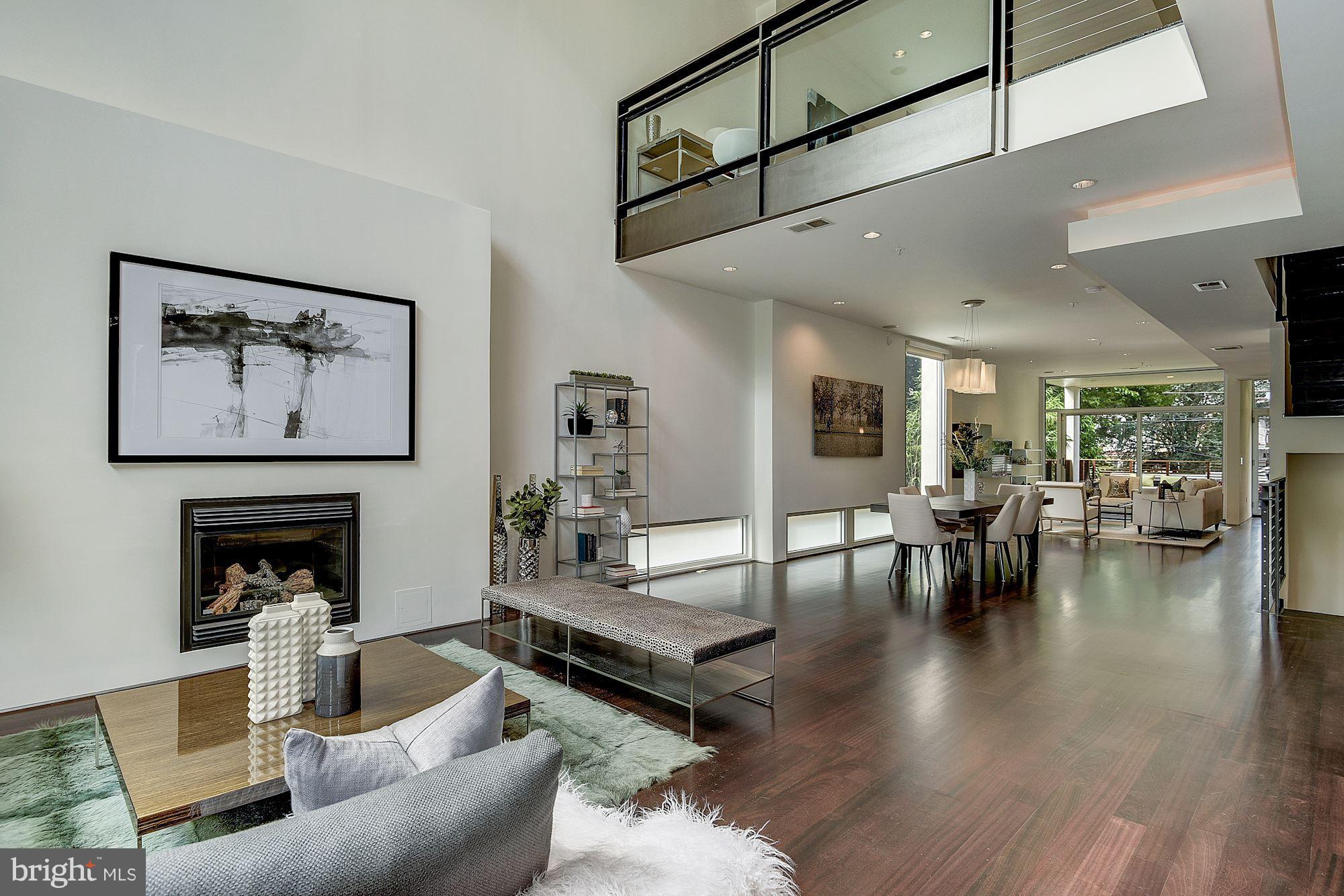 3611 R Street Northwest Washington, DC 20007 - Photo 5 of 14 DRAMATIC Living Space