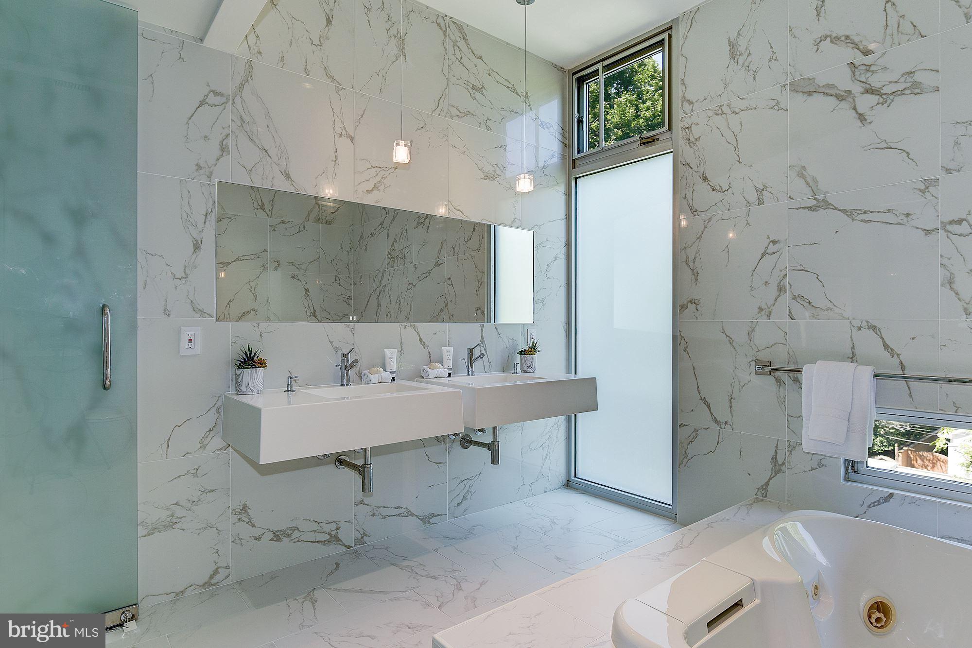3611 R Street Northwest Washington, DC 20007 - Photo 10 of 14 Owner Bath w/ Heated Floor and Jacuzzi Tub