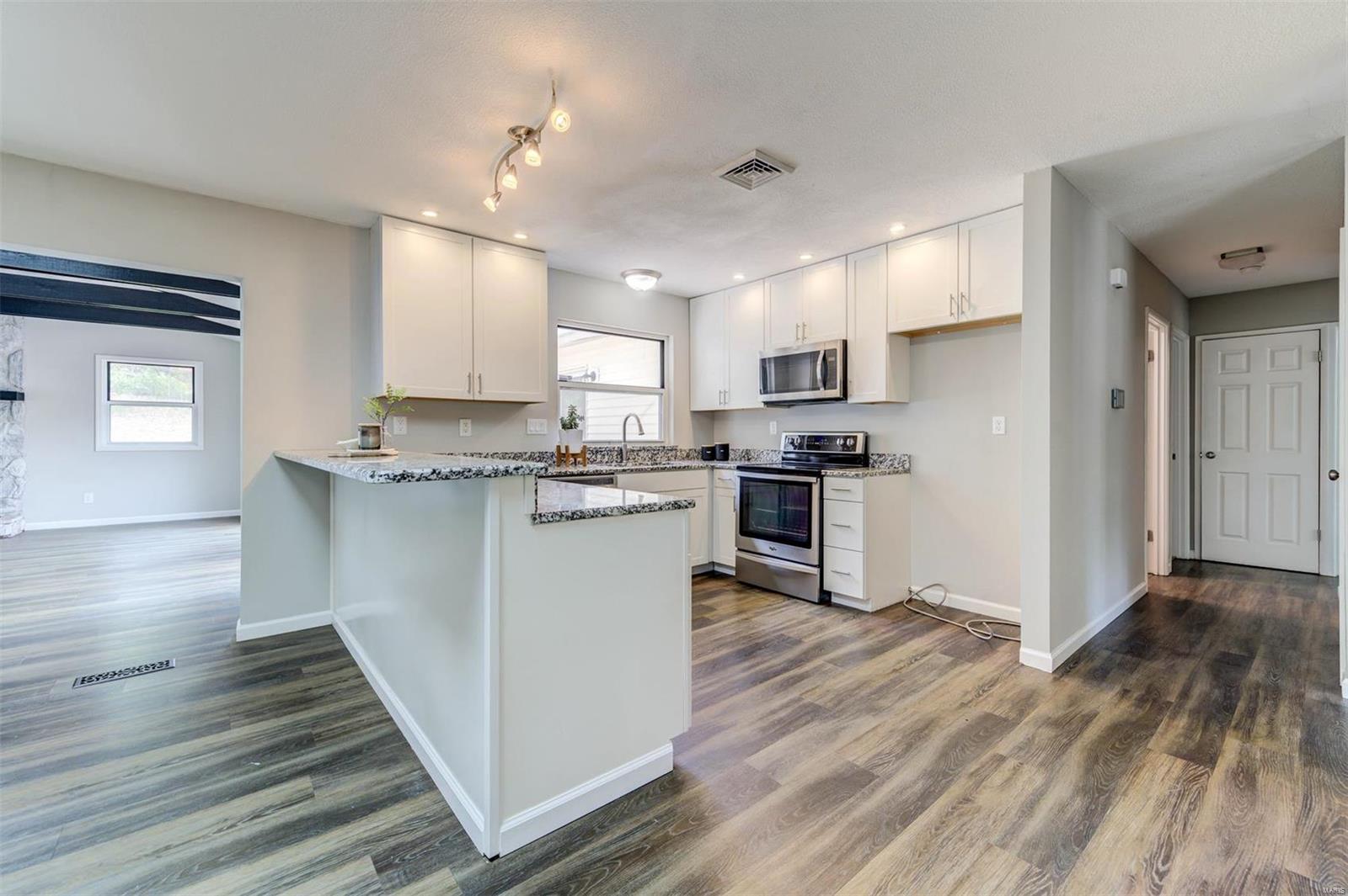 810 Parkfield Terrace Manchester, MO 63021 - Photo 13 of 39