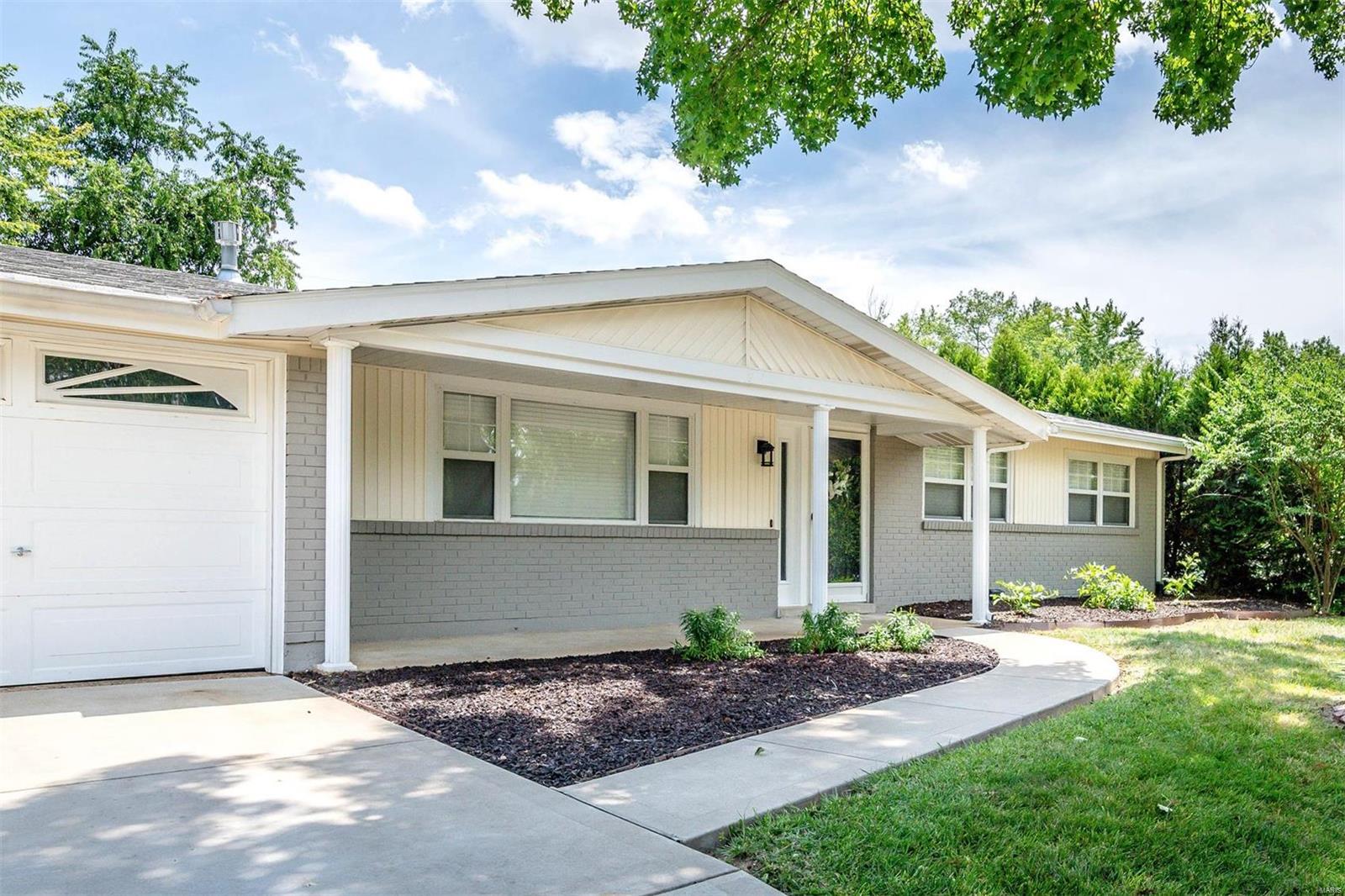 810 Parkfield Terrace Manchester, MO 63021 - Photo 3 of 39