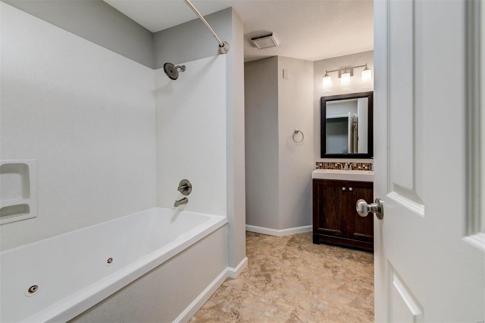 810 Parkfield Terrace Manchester, MO 63021 - Photo 36 of 39