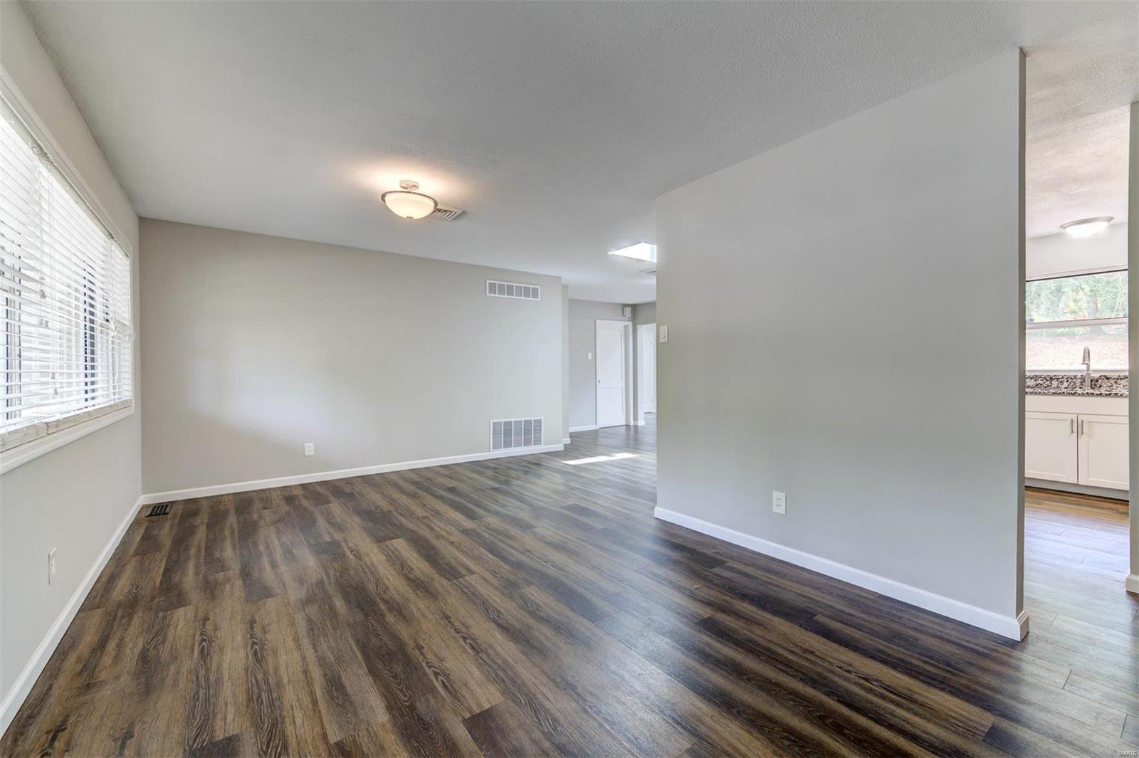 810 Parkfield Terrace Manchester, MO 63021 - Photo 10 of 39