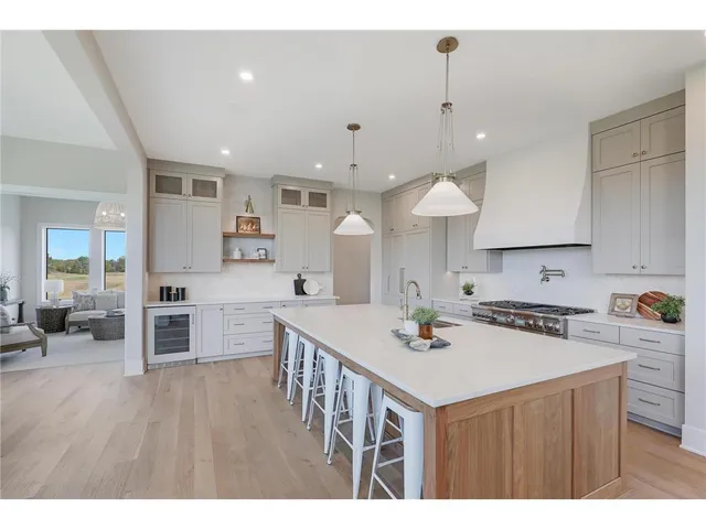 $2,100,000 | 3695 William Way, Independence, MN 55359