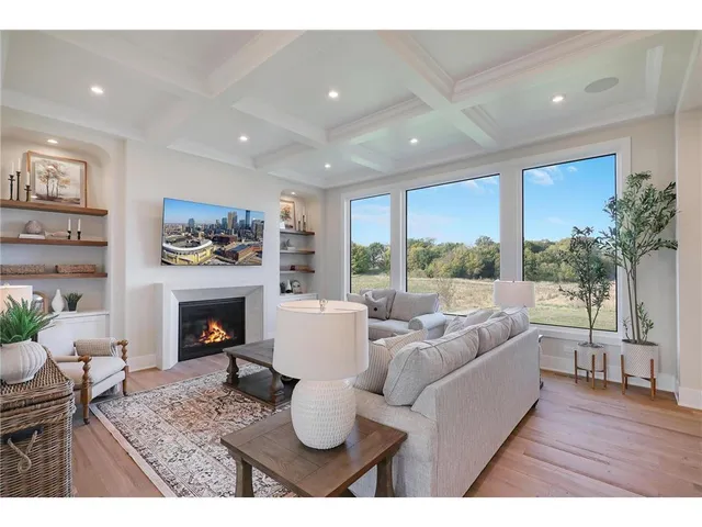 $2,100,000 | 3695 William Way, Independence, MN 55359