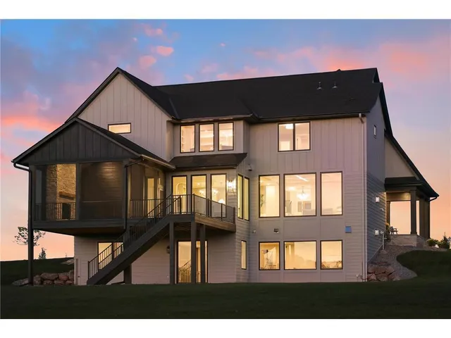 $2,100,000 | 3695 William Way, Independence, MN 55359