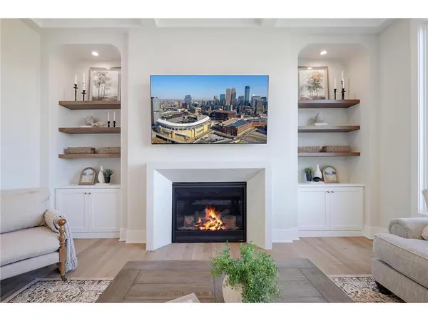 $2,100,000 | 3695 William Way, Independence, MN 55359