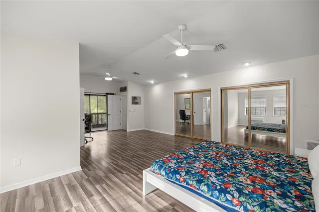 a view of entryway with white walls