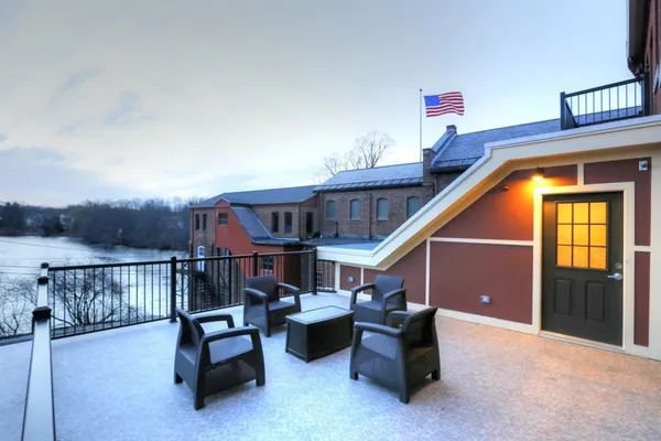 $2,595 | 15 Washington Street, Unit B, Hudson, MA 01749