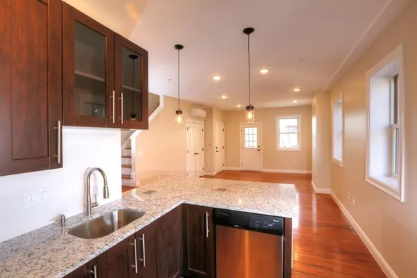 $2,595 | 15 Washington Street, Unit B, Hudson, MA 01749