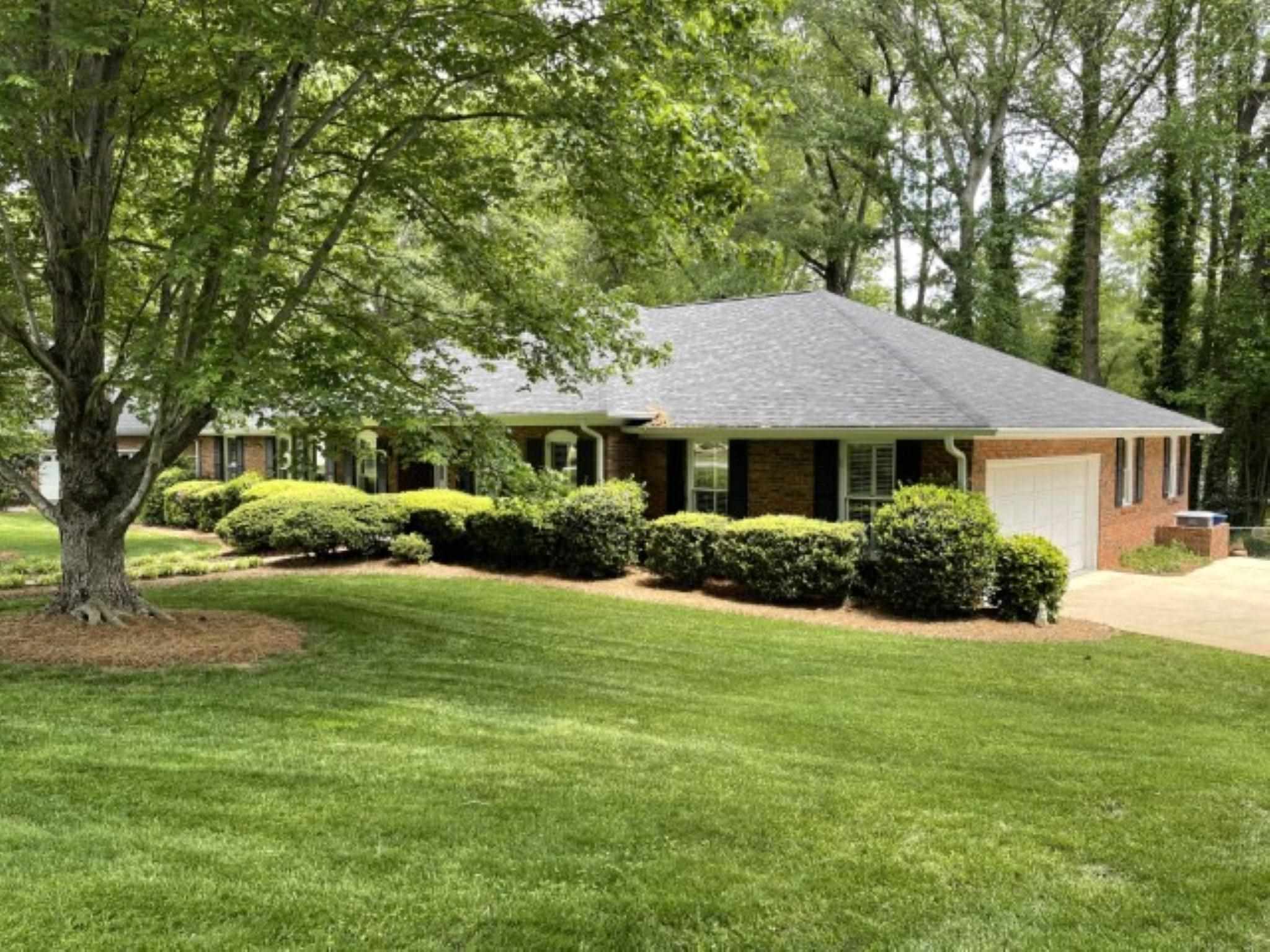 222 Coburn Road Spartanburg, SC 29302 - Photo 1 of 28 Gallery Image 1