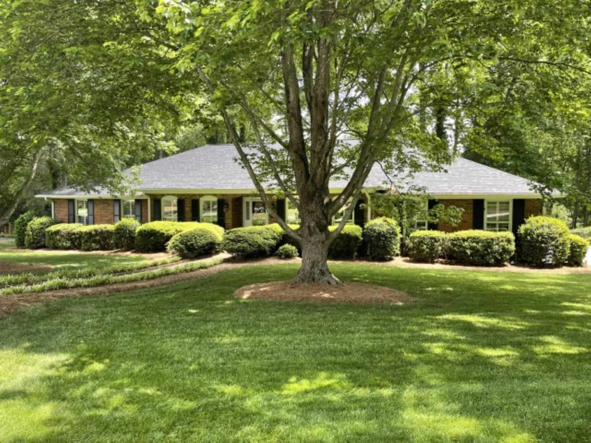 222 Coburn Road Spartanburg, SC 29302 - Photo 2 of 28 Gallery Image 2