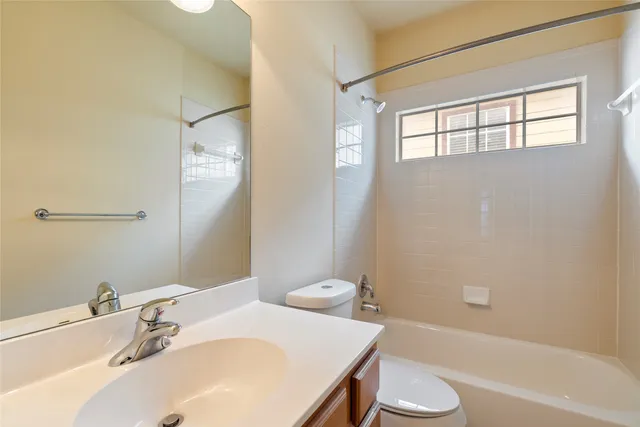 $2,300 | 6704 Menchaca Road, Unit 8, Austin, TX 78745