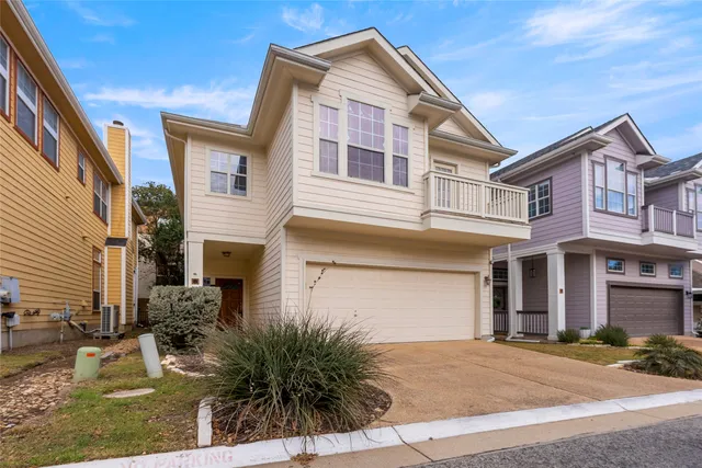 $2,300 | 6704 Menchaca Road, Unit 8, Austin, TX 78745