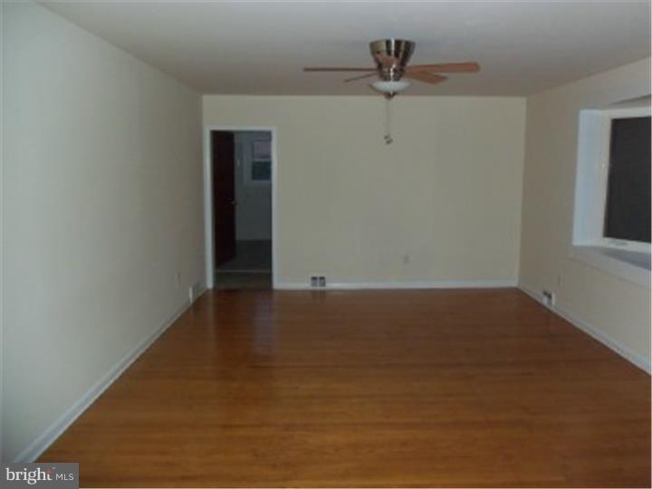 960 Amosland Road Morton, PA 19070 - Photo 3 of 14 Living Room