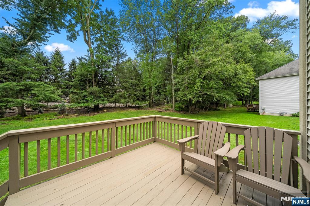 7 Woods Edge Road Old Tappan, NJ 07675 - Photo 28 of 32