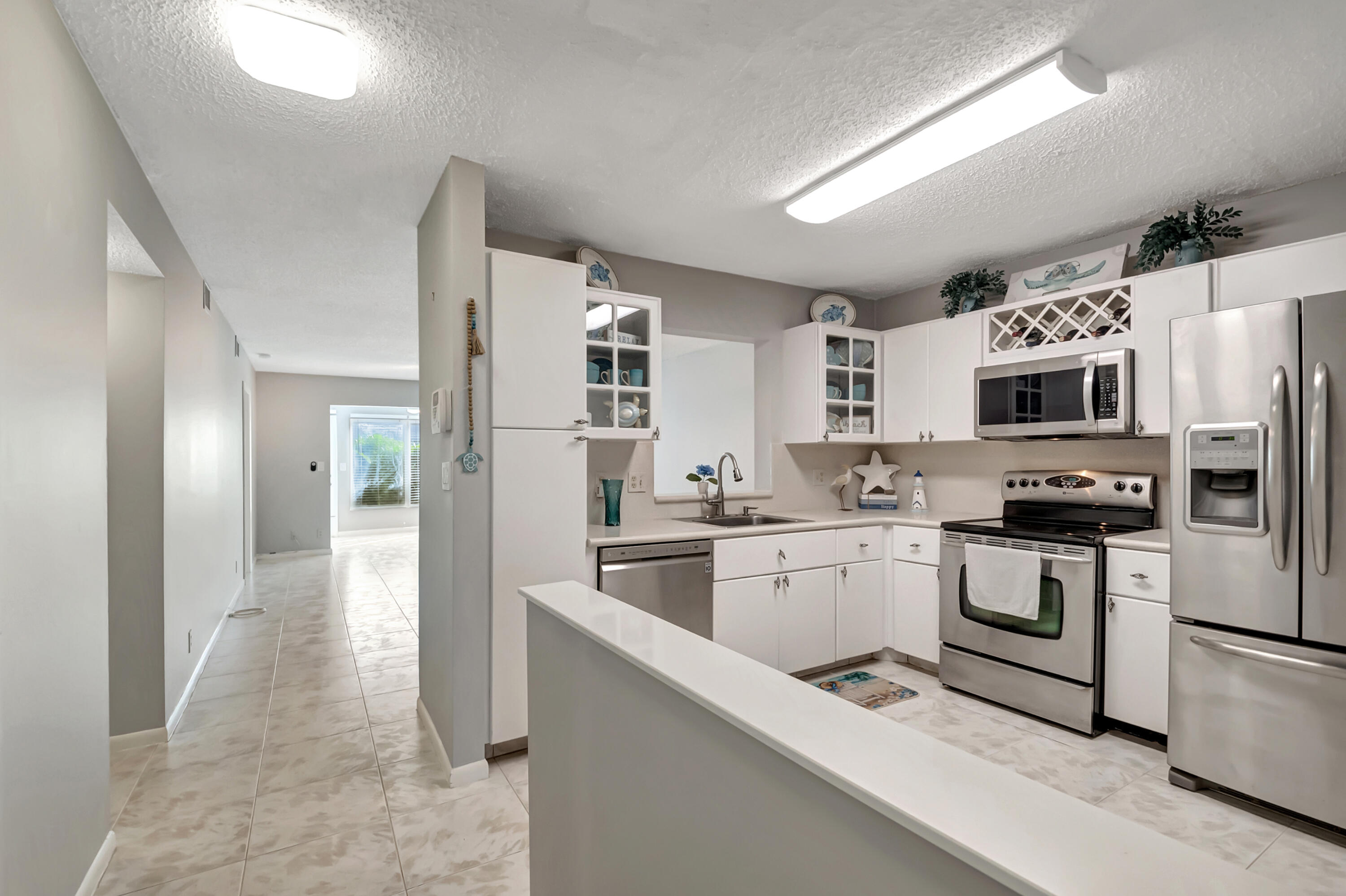 18820 Stewart Circle, Unit 8 Boca Raton, FL 33496 - Photo 7 of 48 DSC_4521