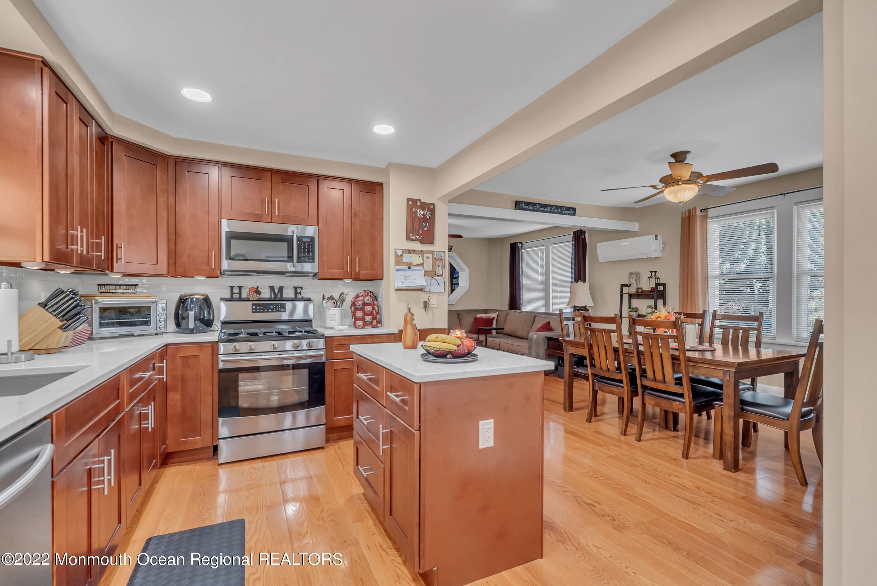 98 Aberdeen Road Matawan, NJ 07747 - Photo 17 of 29 MJB00985