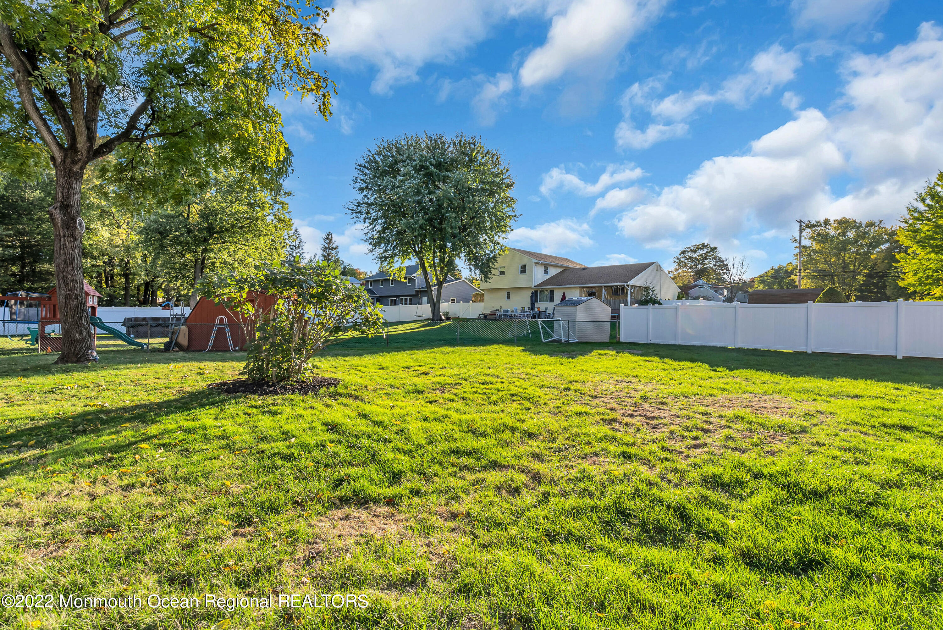 98 Aberdeen Road Matawan, NJ 07747 - Photo 6 of 29 MJB01082