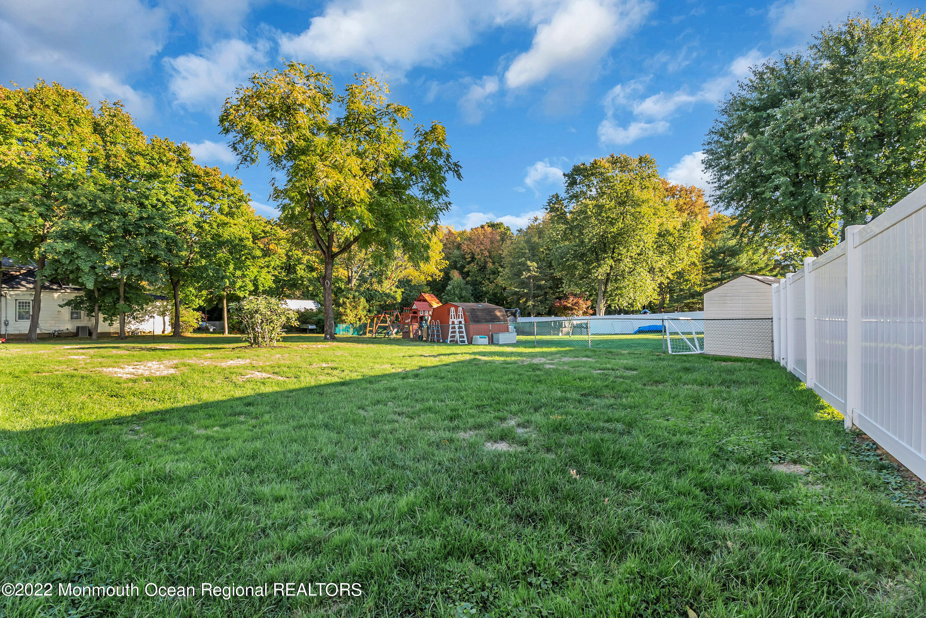 98 Aberdeen Road Matawan, NJ 07747 - Photo 7 of 29 MJB01072