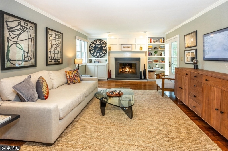 24 Brookfield Way Mendham, NJ 07945 - Photo 2 of 32