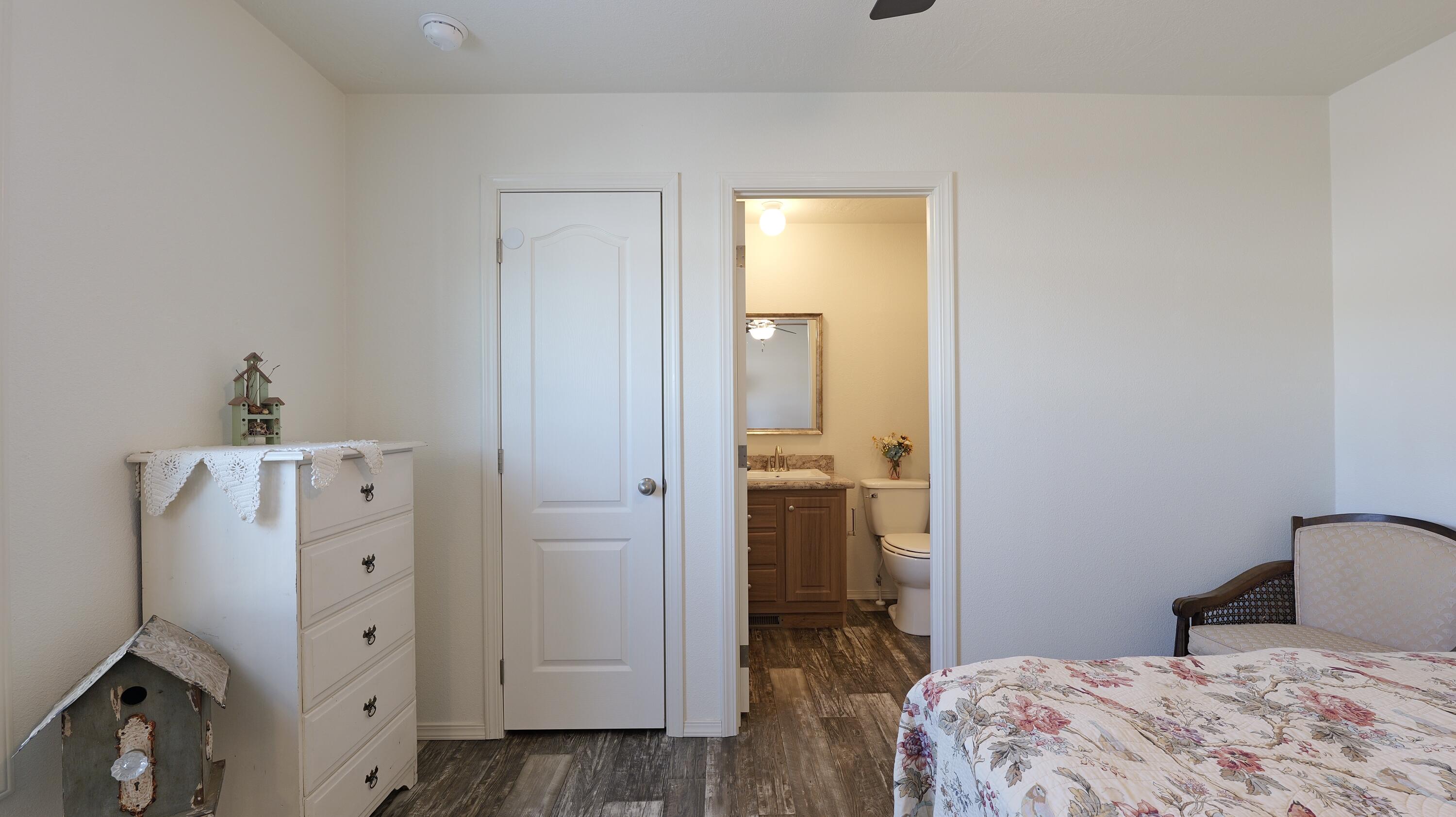 8401 Old Stage Road, Unit 13 Central Point, OR 97502 - Photo 41 of 63 Primary Bedroom