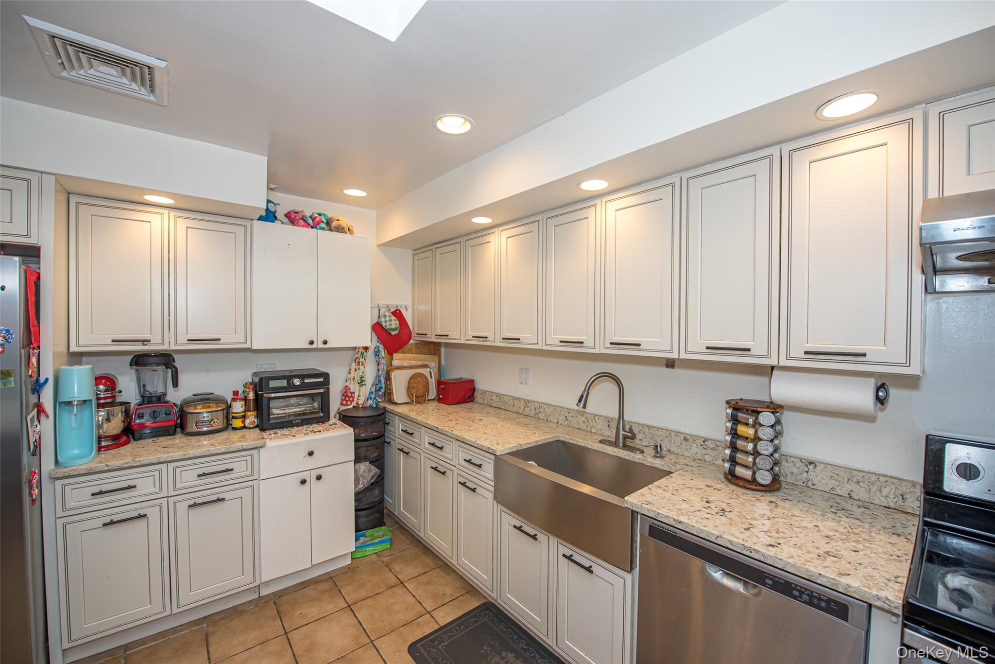 36 Middle Lane Jericho, NY 11753 - Photo 6 of 20