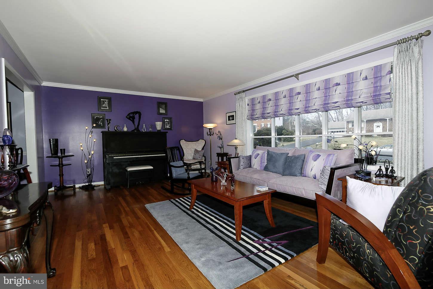 16511 Kipling Road Derwood, MD 20855 - Photo 13 of 30 Living Room