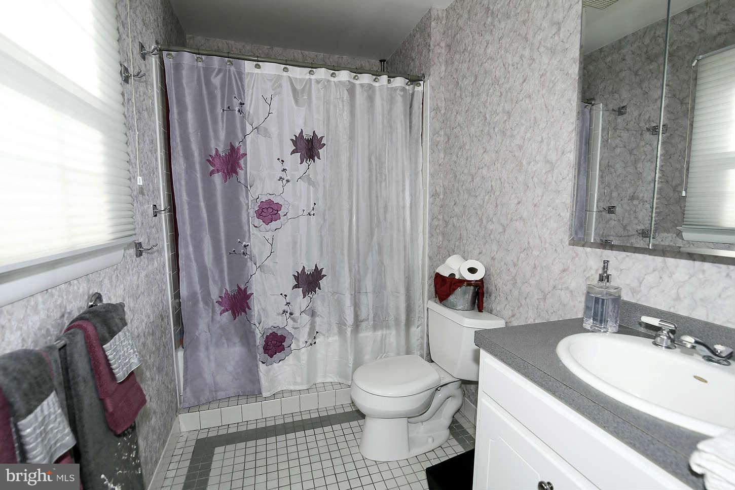 16511 Kipling Road Derwood, MD 20855 - Photo 21 of 30 Bath (Master)