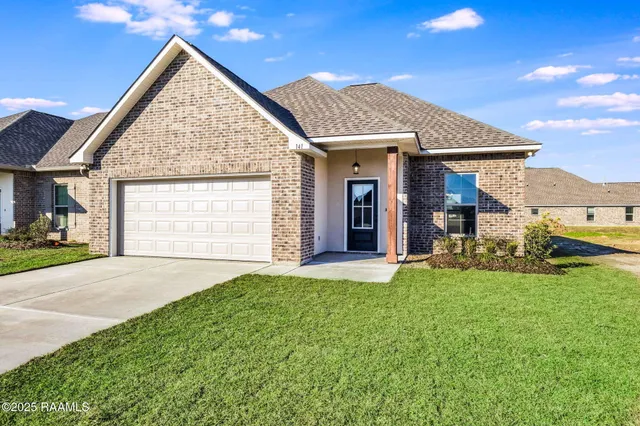 $2,100 | 141 Ridley Lane, Youngsville, LA 70592