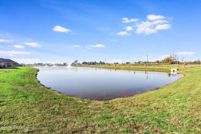 $2,100 | 141 Ridley Lane, Youngsville, LA 70592